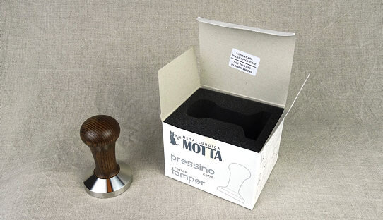 Motta Tamper Competition | ø 58,4 mm |  flach | Holzgriff | Esche | dunkelbraun, rot bzw. schwarz gebeizt | Pressino caffé | Made in Italy