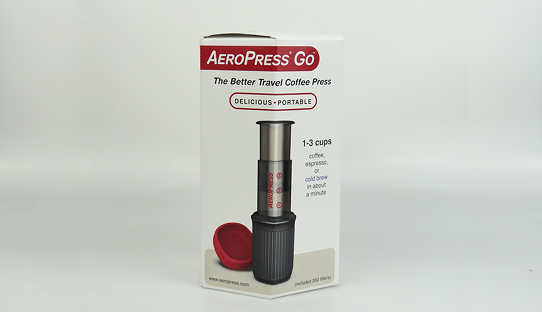 AeroPress Go Kaffee- und Espresso-Zubereiter | 1-3 Tassen | für unterwegs | Nicht spülmaschinen-geeignet | Made in the USA